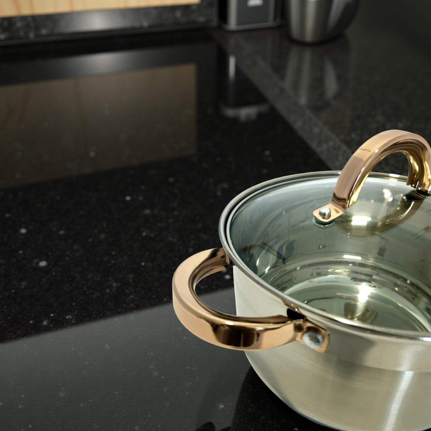 12-teiliges Edelstahl Kochtopfset mit Glasdeckeln & goldenen Griffen – Induktionsgeeignet